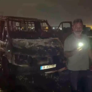 Hatayda Kamyonet Yangini Surucunun Tepkisi Dikkat Cekti