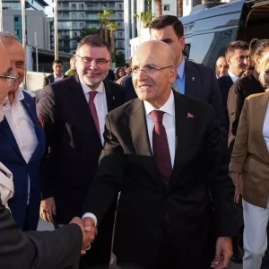 Hazine ve Maliye Bakani Simsek Izmirde cesitli ziyaretlerde bulundu
