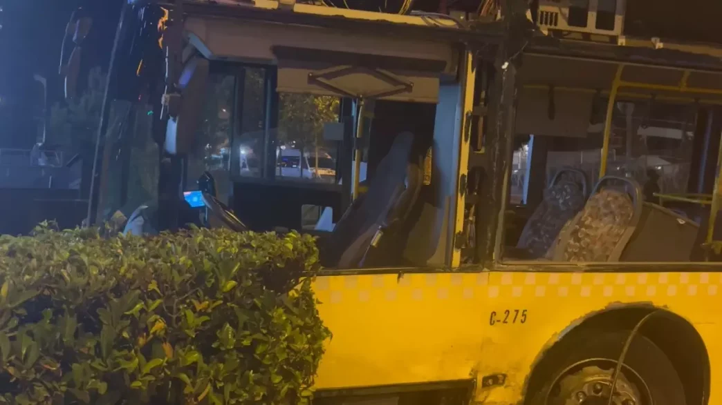 IETT Otobusu ile Otomobil Carpisti 2 Yarali