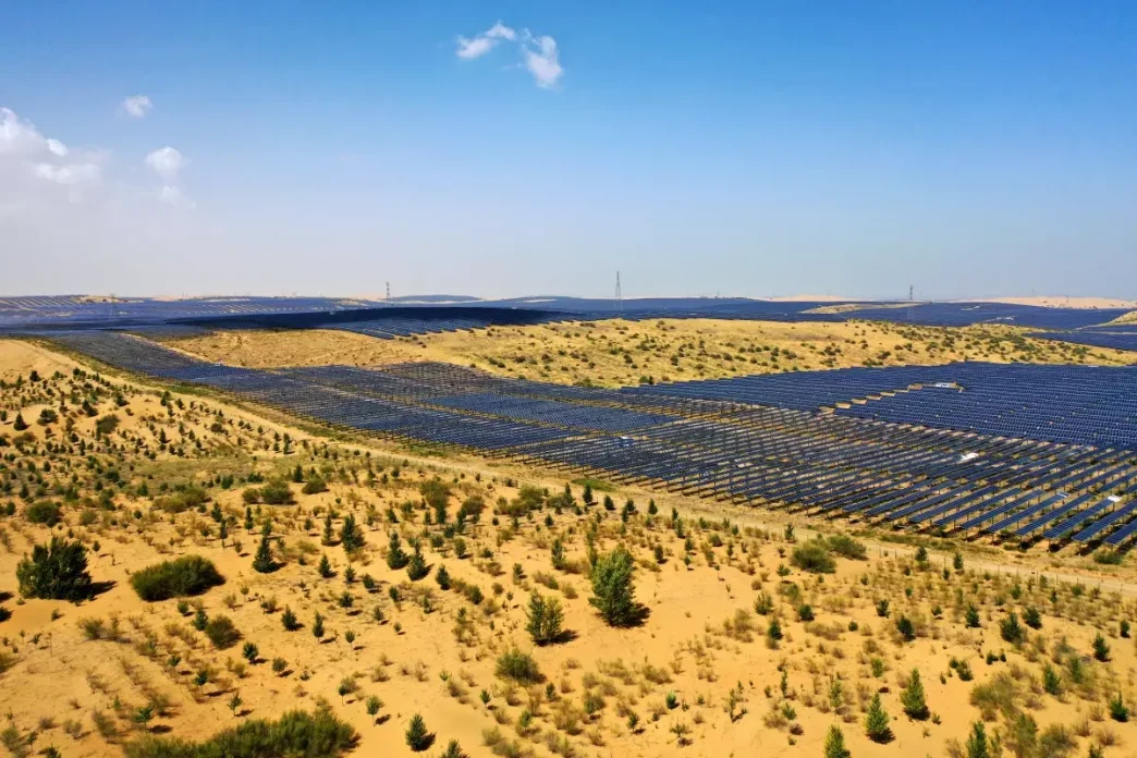 Ic Mogolistandan Kubuqi Colunde Yenilenebilir Enerji ve Ekolojik Iyilestirme Adimlari