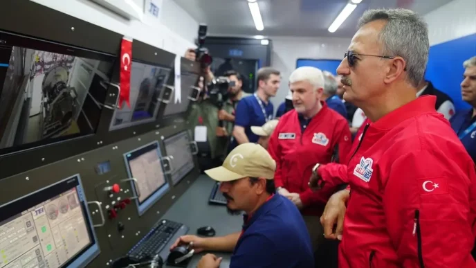Ilk ozgun tasarim milli turbofan motoru TF10000 icin yogun mesai