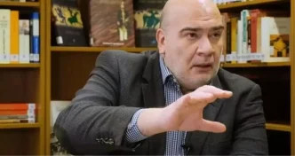 Isik Okte kimdir kac yasinda nereli hangi fonu yonetiyor Isik