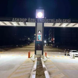 Istanbul Arnavutkoyde Endustri Bolgesinde Yangin