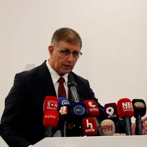 Izmir Buyuksehir Baskani Tugaydan Cop Sorunu ve Kooperatif Davasina Iliskin