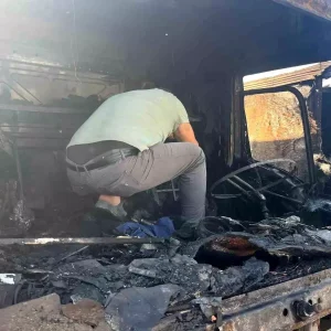 Izmirde Tir Garajinda Yangin 32 Bin TL Emanet Para Yandi