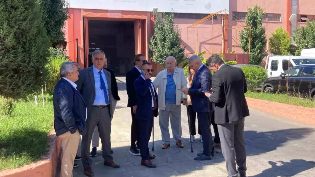 Kamu Muteahhitleri Dernegi Heyetinden EMKO Isiya Ziyaret