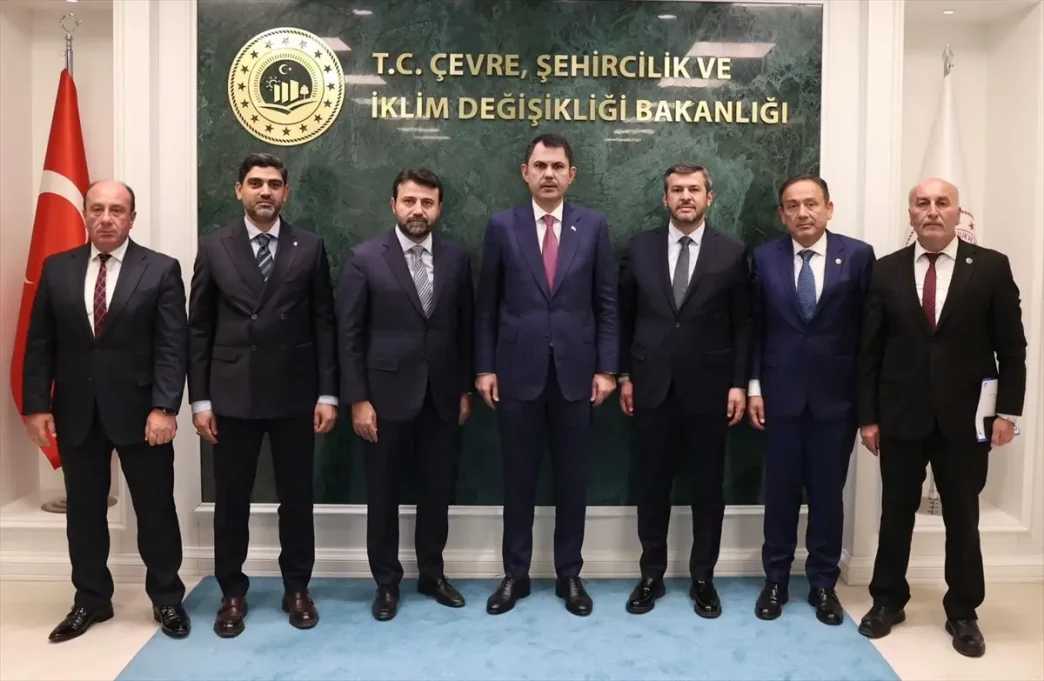 Karabuk Heyeti Ulastirma ve Cevre Bakanlarini Ziyaret Etti