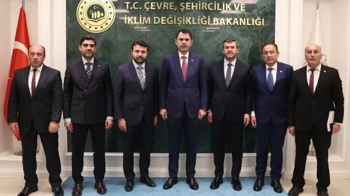 Karabuk Heyeti Ulastirma ve Cevre Bakanlarini Ziyaret Etti
