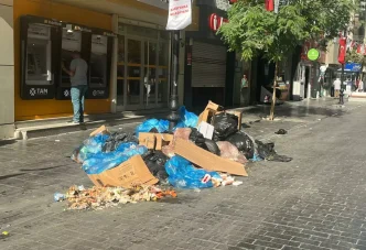 Karsiyakada Isciler Grevde Sehir Cop Icinde Kaldi