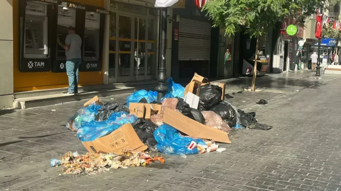 Karsiyakada Isciler Grevde Sehir Cop Icinde Kaldi