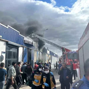 Kayseride Mobilya Atolyesinde Yangin Cikti