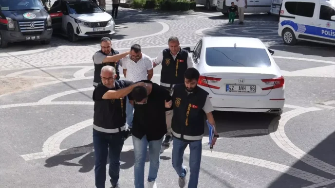 Konyada Sahte Altin Satisi Yapan Iki Supheli Gozaltinda
