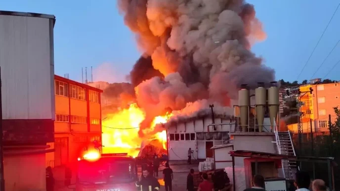 Konyadaki Silah Fabrikasinda Yangin Panigi