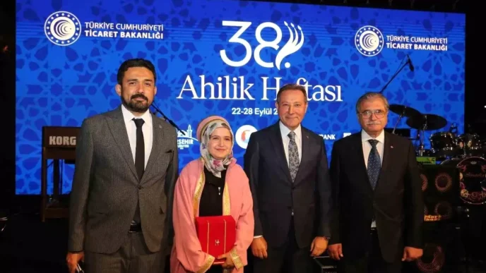 Konyanin Gururu Rahime Nur Altin 2025 Yili Turkiye Ciragi Secildi