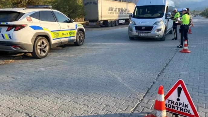 Koycegizde Trafik Denetimlerinde 47 Bin TL Cezai Islem