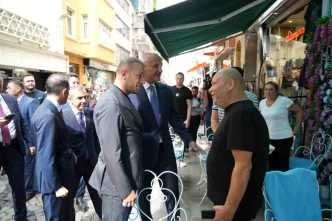 Kultur ve Turizm Bakani Ersoy Beyoglunda Esnaf ve Muhtarlarla Bulustu