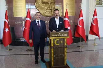 Kursad Zorlu Igdirda Ziyaretlerde Bulundu