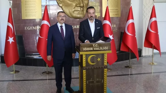 Kursad Zorlu Igdirda Ziyaretlerde Bulundu