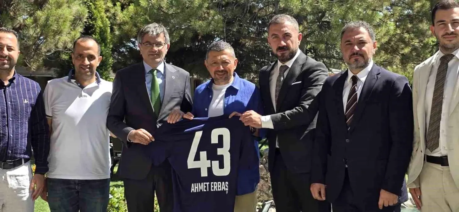 MHPli Vekil Ahmet Erbastan Kutahyaspora 1 Milyon TL Bagis