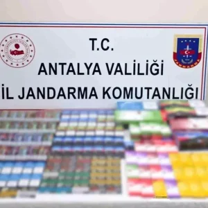Manavgatta Kacak Urun Operasyonu 2 Bin 200 Paket Sigara Ele