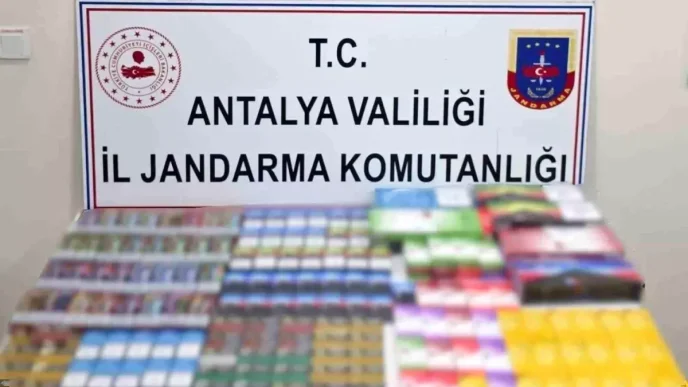 Manavgatta Kacak Urun Operasyonu 2 Bin 200 Paket Sigara Ele