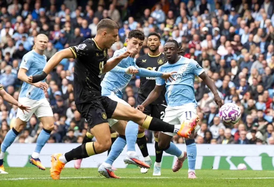 Manchester City Burnleyi 5 1 Maglup Etti