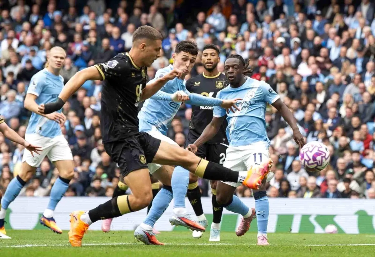 Manchester City Burnleyi 5 1 Maglup Etti