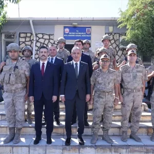 Mardin Valisi Tuncay Akkoyun Mazidaginda Esnafi Ziyaret Etti