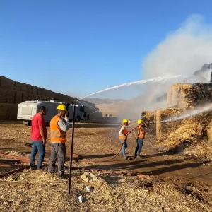 Mardinde Enerji Sirketine Ait Depoda Misir Balyasi Yangini
