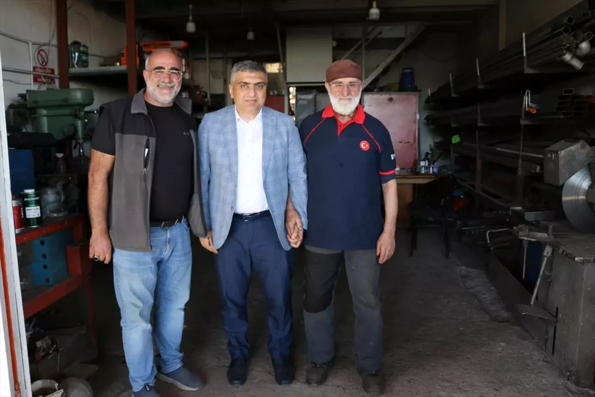 Merzifon Kaymakami Karaaslan sehit ailesi ve gazi ile esnafi ziyaret