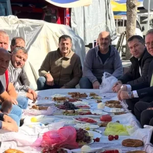 Milletvekili Demir Tavsanlida Pazarci Esnafini Ziyaret Etti