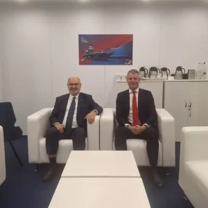 Milli Savunma Bakan Yardimcisi Kavaklioglu Londrada Savunma Tedarik Bakani ile