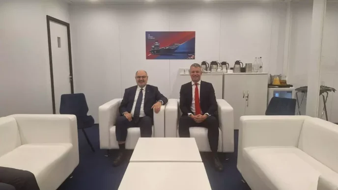 Milli Savunma Bakan Yardimcisi Kavaklioglu Londrada Savunma Tedarik Bakani ile