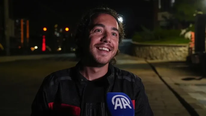 Motokurye Aksoy Trafikte Gorunmez Olmanin Zorluklarini Anlatti