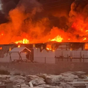 Nigdedeki Ambalaj Fabrikasinda Yangin Cikti
