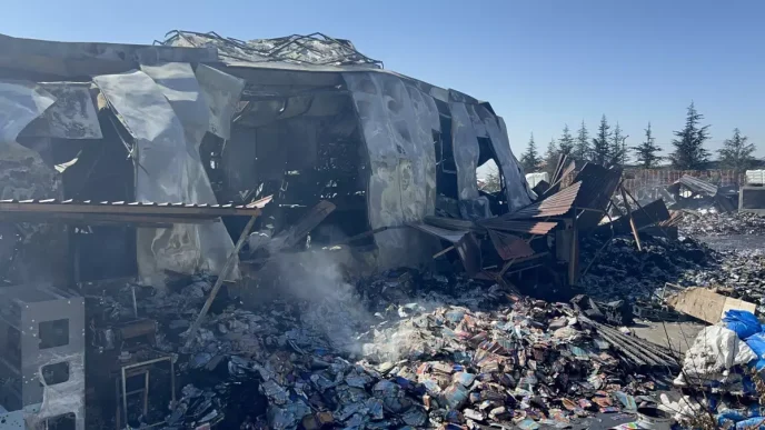 Nigdedeki Plastik Ambalaj Fabrikasinda Yangin Kontrol Altina Alindi