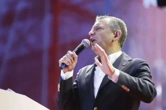 Ozgur Ozel AK Partiye gecen belediye baskanlarina catti Tarihteki yerlerini