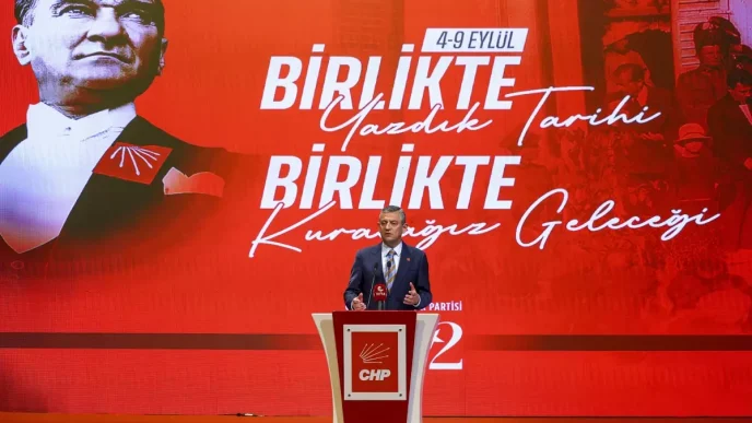 Ozgur Ozel Ne bir adim geri atacagiz ne de bir