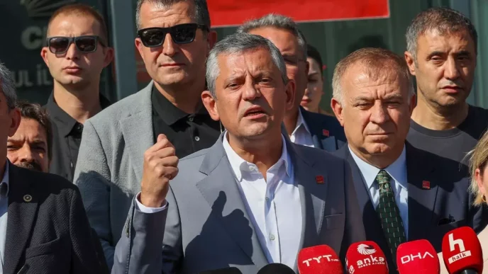 Ozgur Ozel bomba diyerek duyurdu Yeni bir ses kaydi var