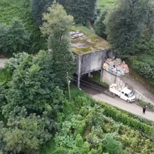 Rizede Cay Alim Yeri Yol Uzerine Insa Edildi