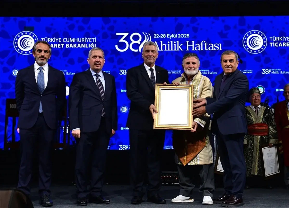 Sakarya Ahisi Salim Ozturk Ahi Esnaf Beratini Ticaret Bakani Bolattan
