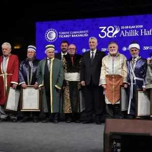 Sakaryali Supurge Ustasi Salim Ozturke Ahilik Esnaf Berati