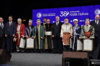 Sakaryali Supurge Ustasi Salim Ozturke Ahilik Esnaf Berati