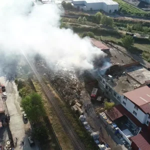 Samsunda Kereste Fabrikasi Yangini Buyuk Hasar Can Kaybi Yok