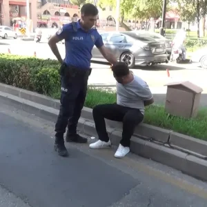Sanliurfada Altinlariyla Kacmaya Calisan Supheli Yakalandi