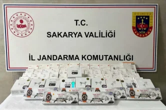 Sapancada Kacak Elektronik Urun Operasyonu