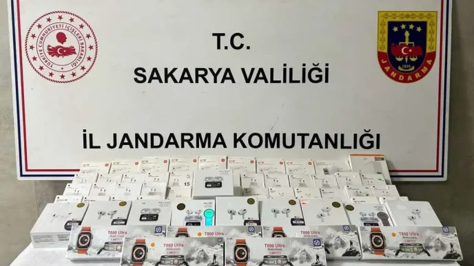 Sapancada Kacak Elektronik Urun Operasyonu