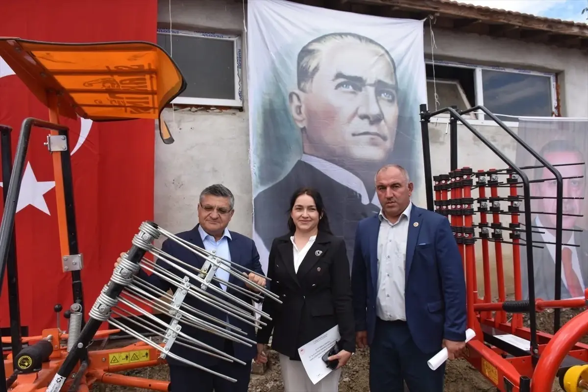 Sinopta Ciftcilere Yuzde 70 Hibeli Sera ve Tarim Makineleri Dagitildi