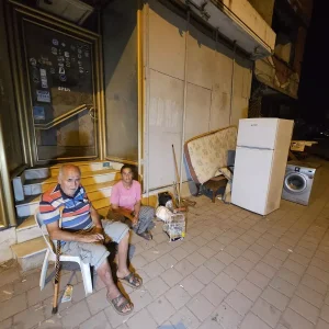 Sokakta Kalan Aile Yardim Bekliyor