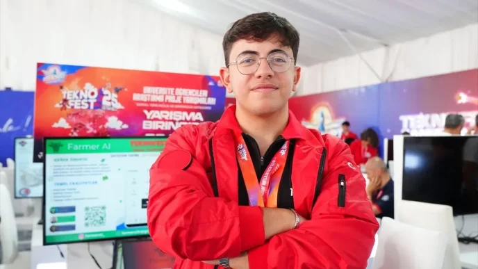 Tarim ve hayvancilikta dijital donusum hedefleyen Farmer AI TEKNOFESTte birinci